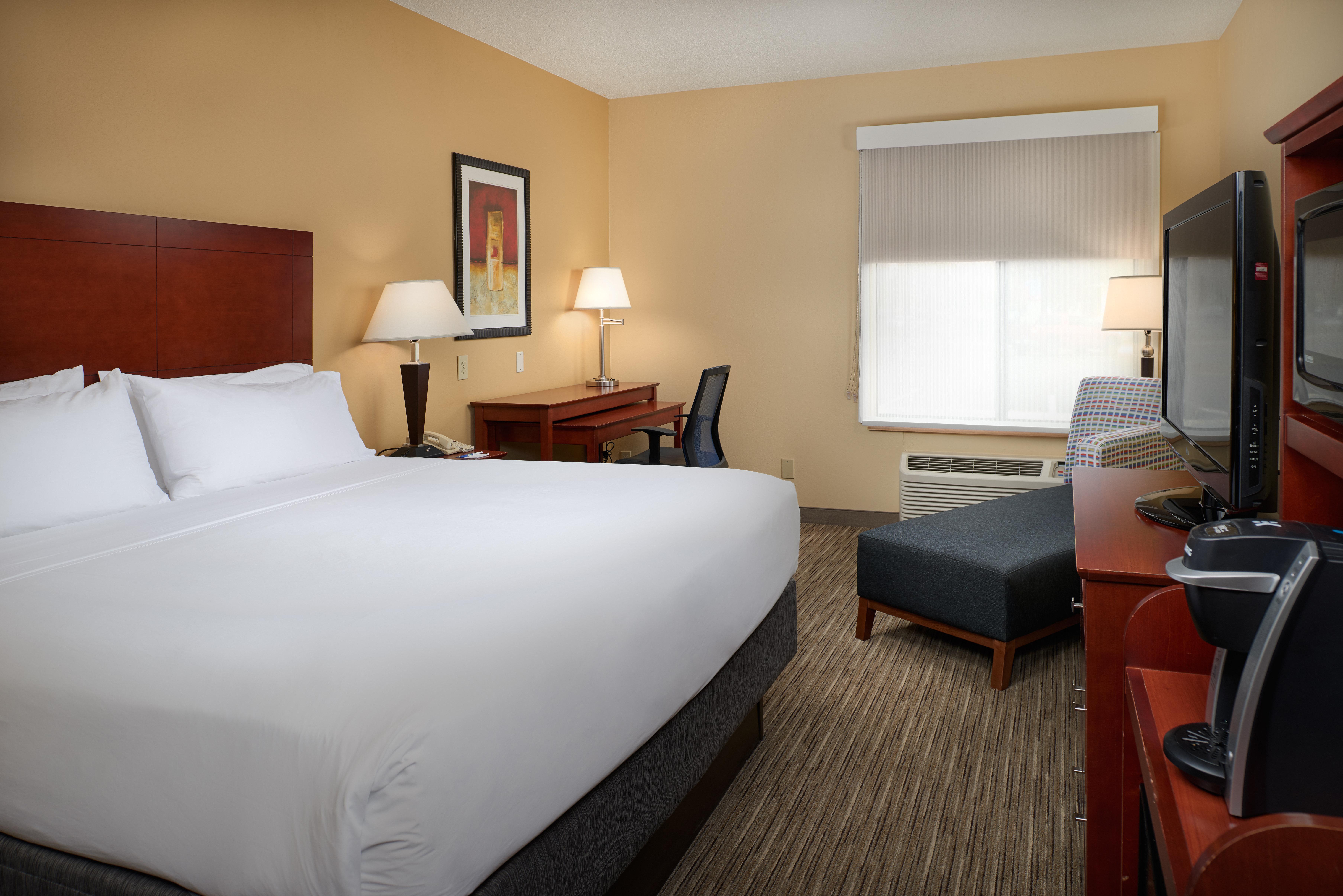 Holiday Inn Express Hotel & Suites Anniston/Oxford By Ihg Exterior photo