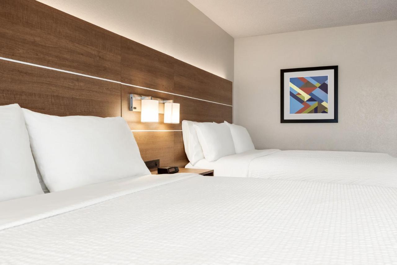 Holiday Inn Express Hotel & Suites Anniston/Oxford By Ihg Exterior photo