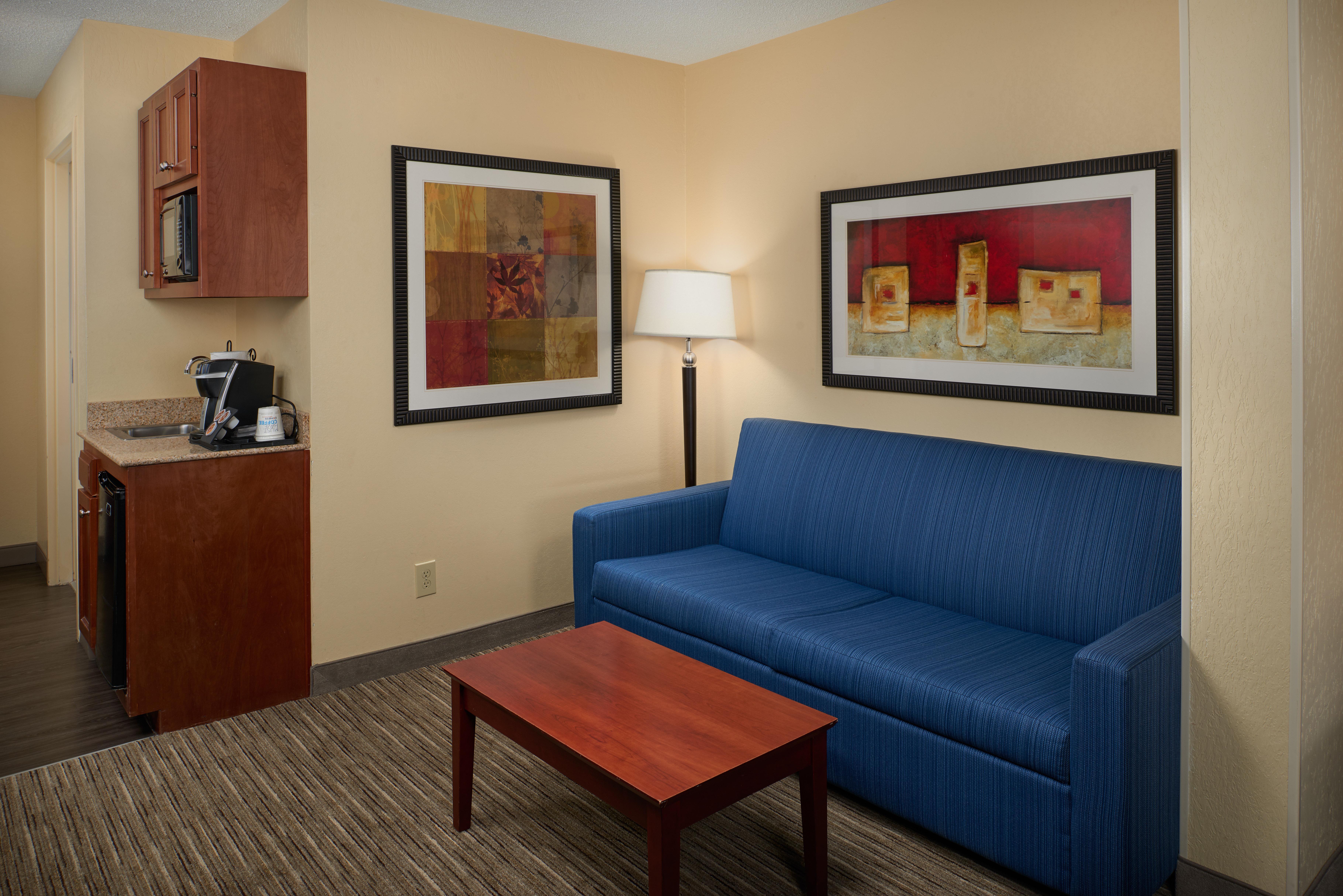 Holiday Inn Express Hotel & Suites Anniston/Oxford By Ihg Exterior photo