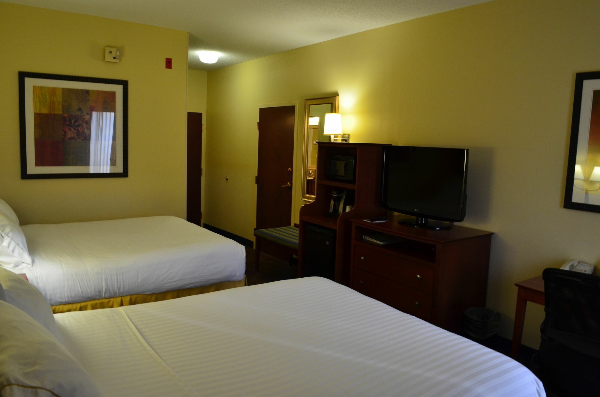 Holiday Inn Express Hotel & Suites Anniston/Oxford By Ihg Exterior photo