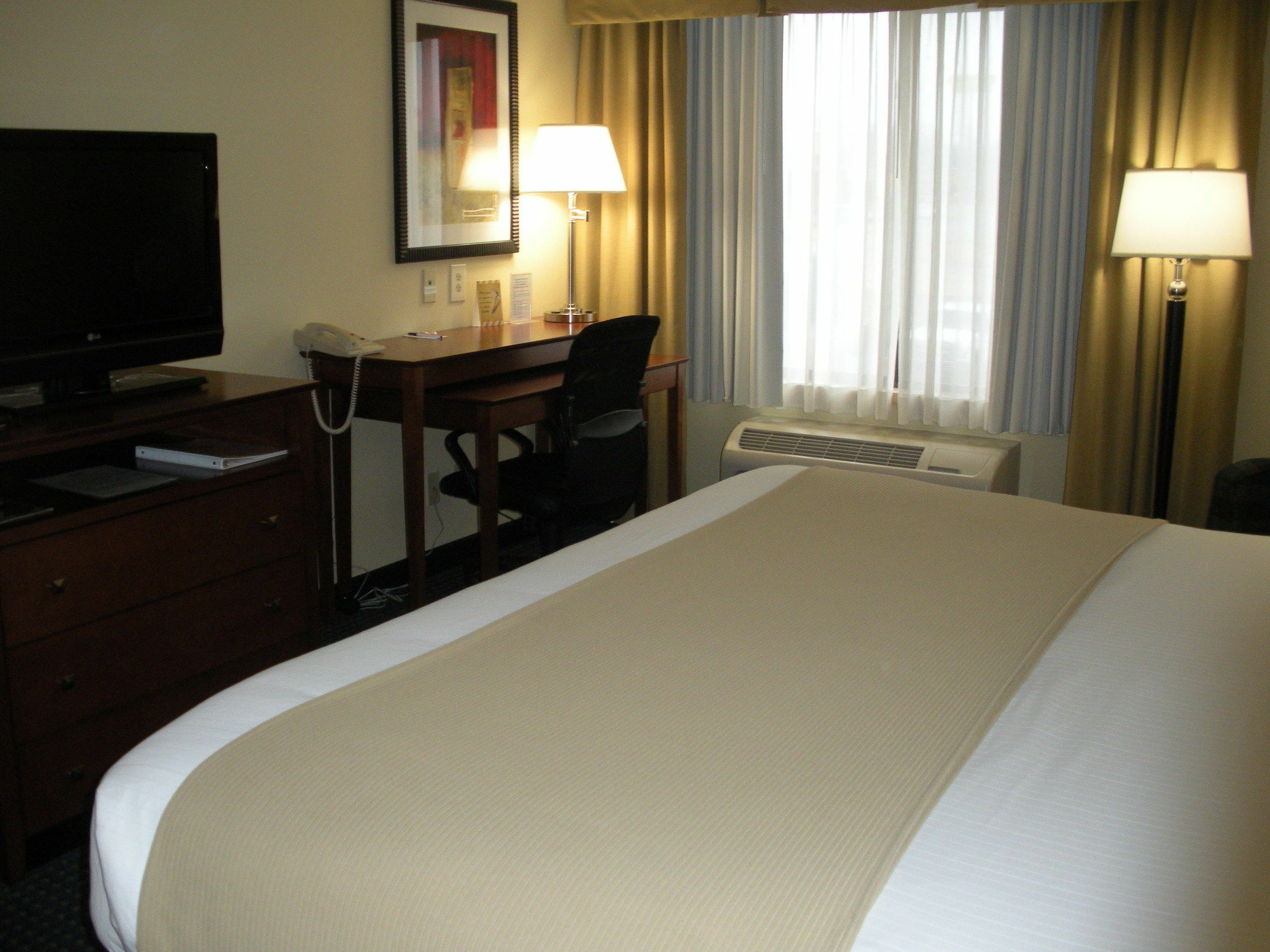 Holiday Inn Express Hotel & Suites Anniston/Oxford By Ihg Exterior photo