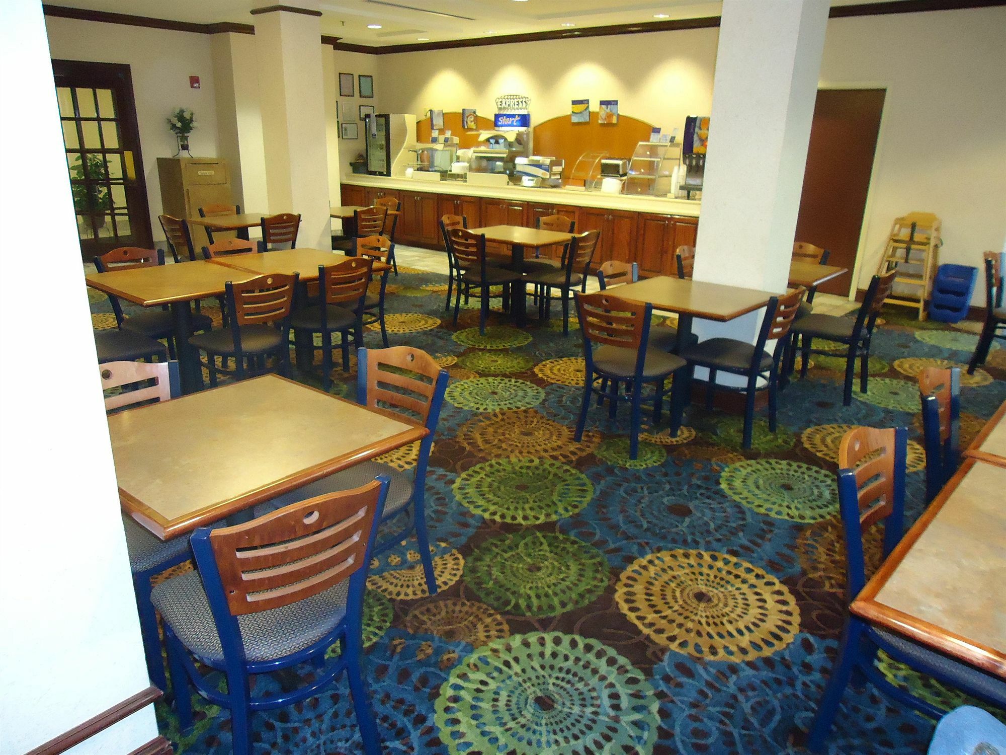 Holiday Inn Express Hotel & Suites Anniston/Oxford By Ihg Exterior photo