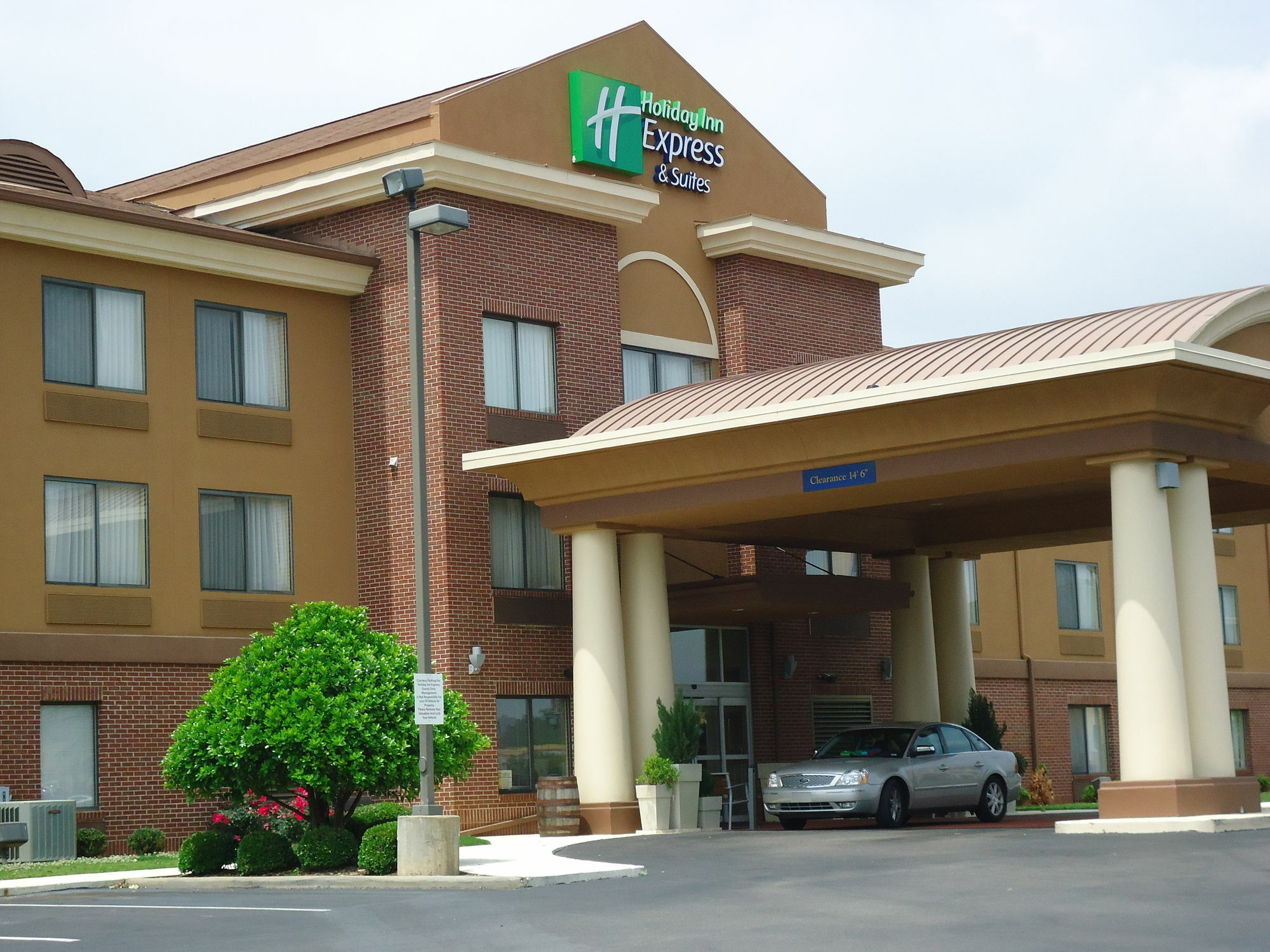 Holiday Inn Express Hotel & Suites Anniston/Oxford By Ihg Exterior photo