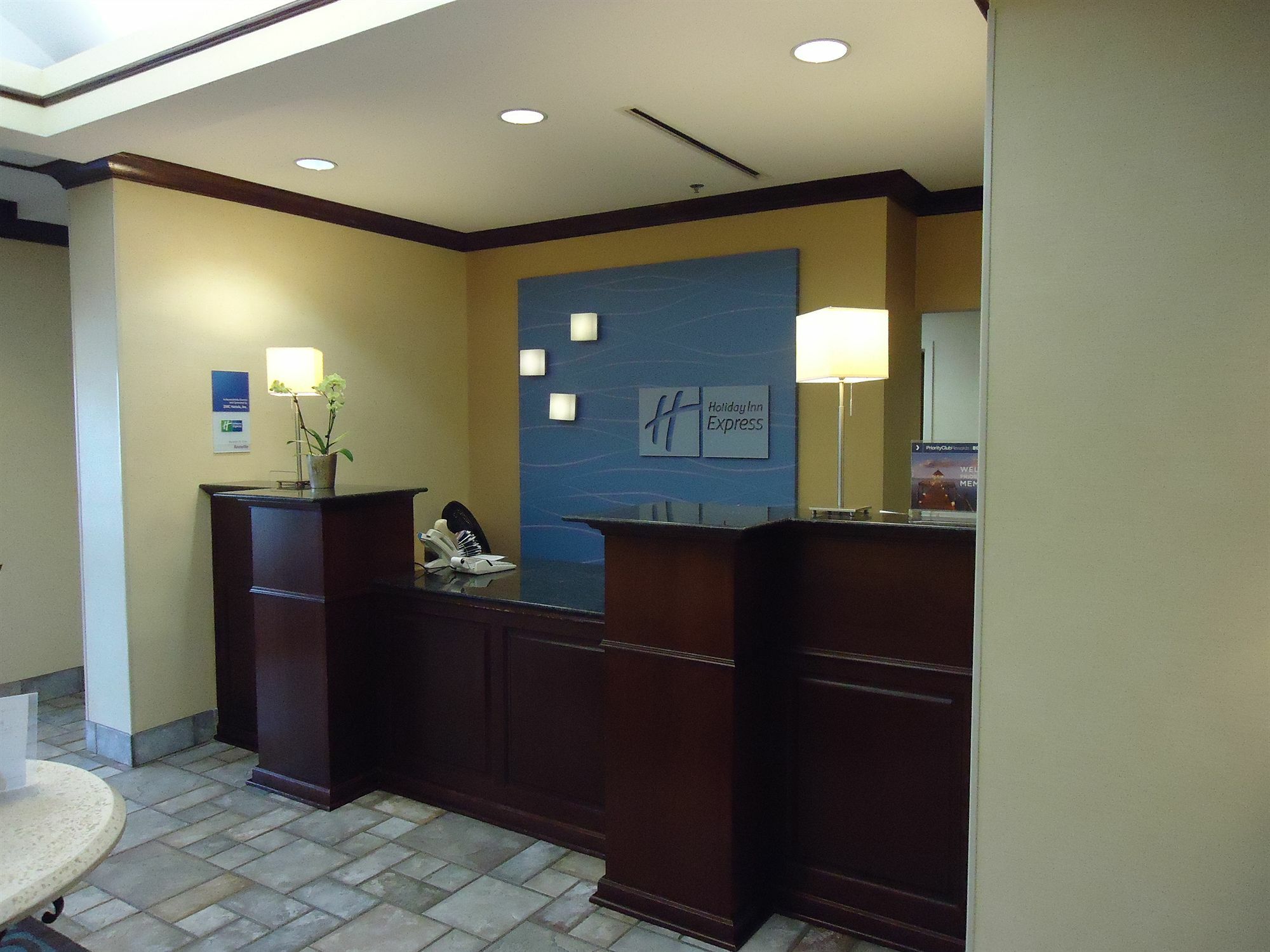 Holiday Inn Express Hotel & Suites Anniston/Oxford By Ihg Exterior photo