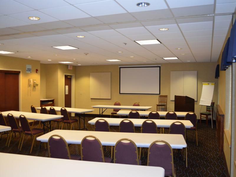 Holiday Inn Express Hotel & Suites Anniston/Oxford By Ihg Exterior photo